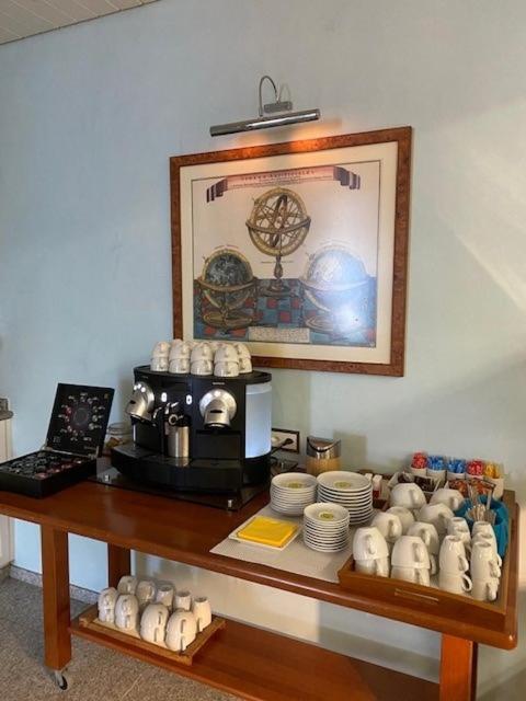 Holiday Hotel Yachtsport Resort Lago Maggiore Brissago Eksteriør billede