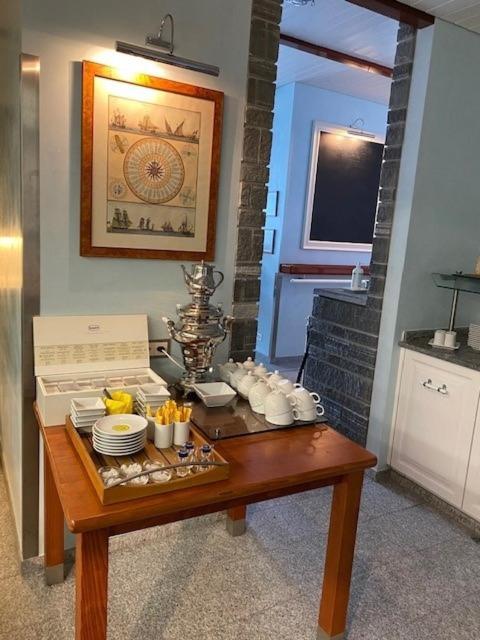 Holiday Hotel Yachtsport Resort Lago Maggiore Brissago Eksteriør billede